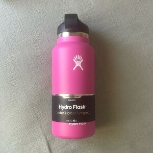 BRAND NEW! NEVER USED! Hydro Flask in pink!